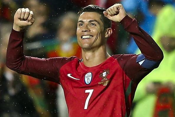 Ronaldo qarşıdakı saatlarda "Yuventus"a keçəcək - İlin transferi reallaşır
