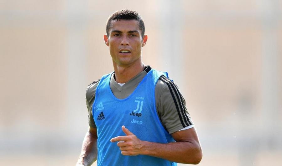 Ronaldo “Yuventus” forması ilə ilk qolunu vurdu