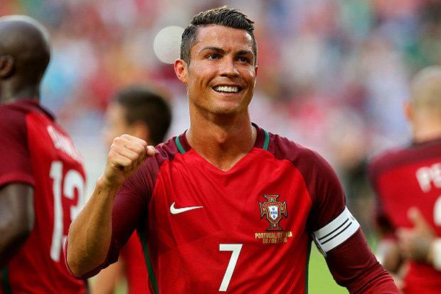 Ronaldo mundiala het-triklə başladı