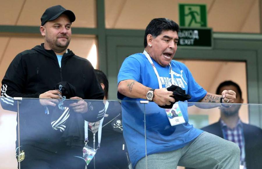 Maradonanı ağlatdılar -  Şəkil