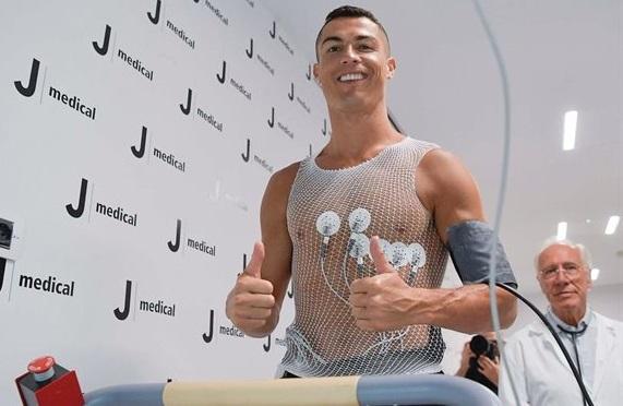 Ronaldo “Yuventus”da tibbi müayinədən keçdi –  Video