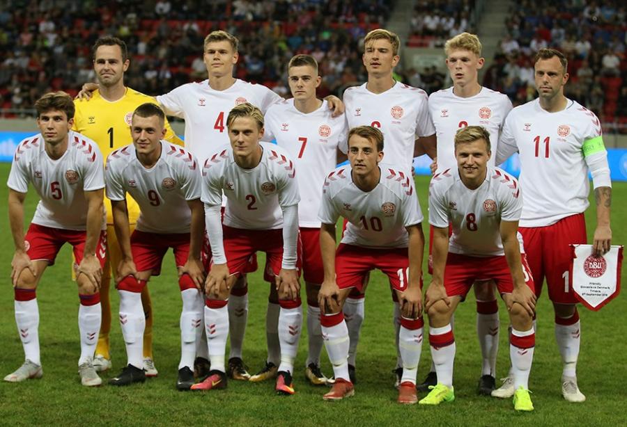 Danimarkanın yeni komandası uduzdu - Video