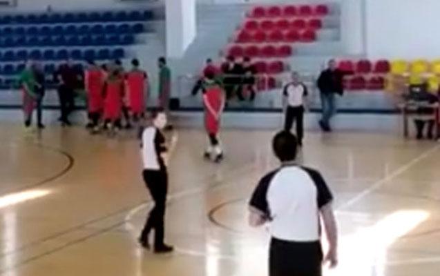 Basketbolçularımız federasiya rəhbərini boykot etdi - Video
