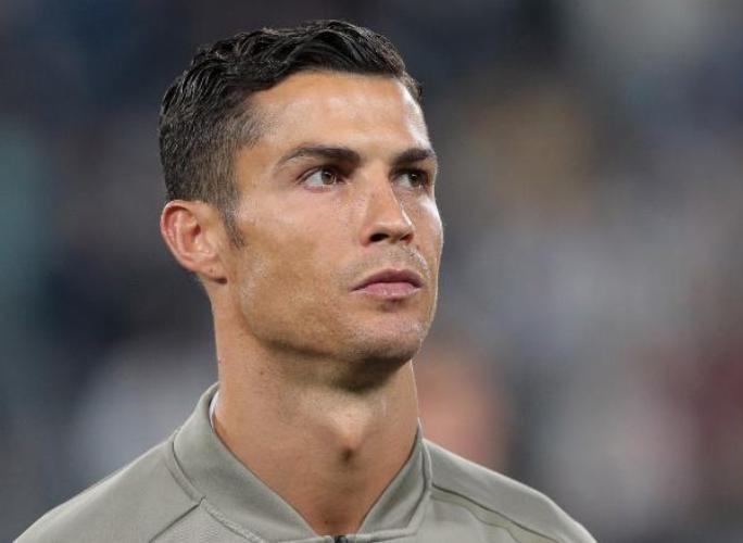 Ronaldodan müsəlmanlara növbəti yardım - bu dəfə iftar üçün