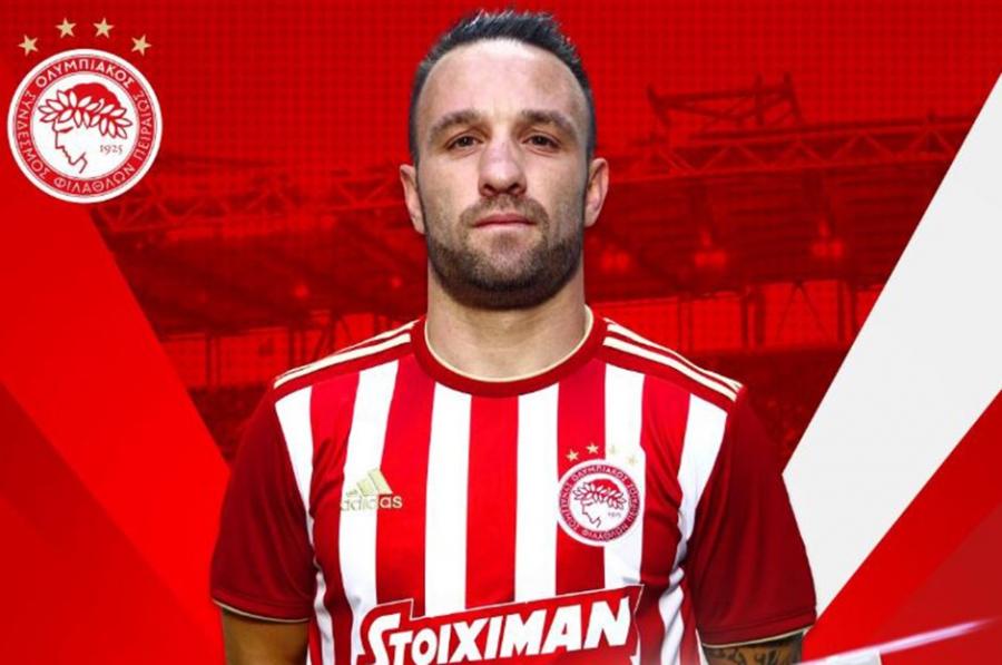 "Fənərbaxça"dan ayrılan futbolçu "Olimpiakos"da - rəsmi