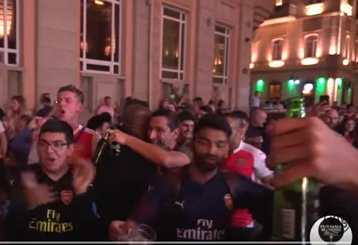 İngilis fanatları pivə içib "Arsenal" dedi - Video