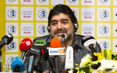 Maradona: "Pele həkimini dəyişdirməlidir"
