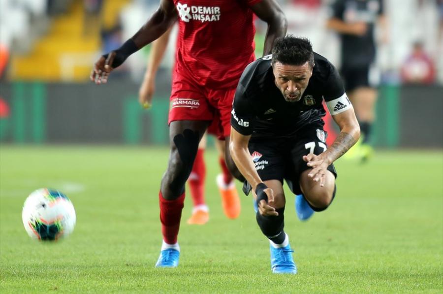 "Beşiktaş" "Sivasspor"a uduzdu