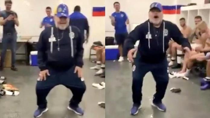 Maradona ilk qələbəsini rəqslə qeyd etdi – Video