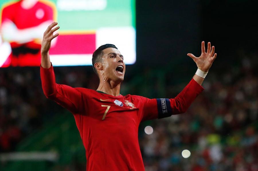 "Mən rekord axtarmıram, onlar özləri məni tapır" - Ronaldo