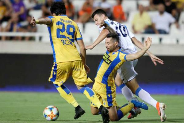 APOEL-in iki futbolçusu "Qarabağ"la oyunu buraxacaq