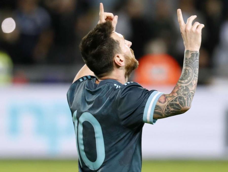 Messi Argentinanı məğlubiyyətdən xilas etdi - Video