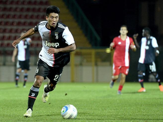 "Yuventus" futbolçusunu göndərdi