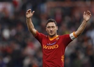 Totti yeni rekorda imza atdı