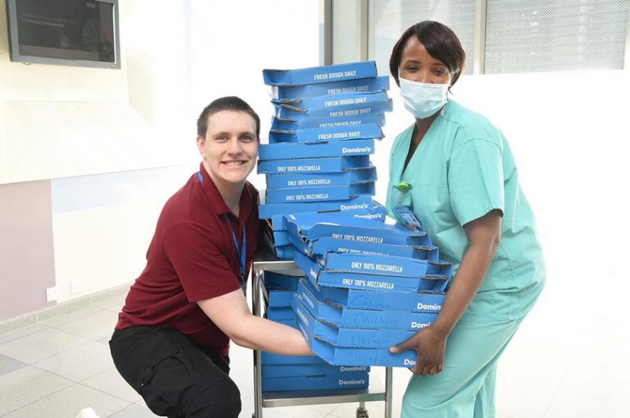 Tibb işçilərinə 100 pizza sifariş verdi