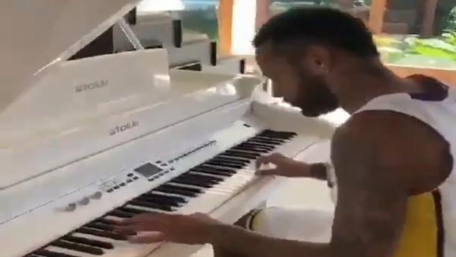 Neymar piano çaldı - Video