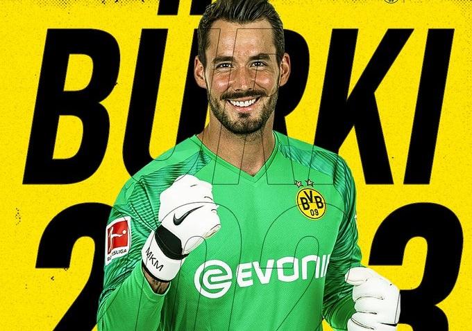 Roman Bürki daha iki il "Borussiya"da 