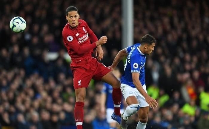 "Liverpul" "Everton"la bacarmadı