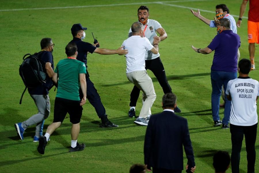 Türkiyə futbolunda rəzalət - Şəkillər, Video