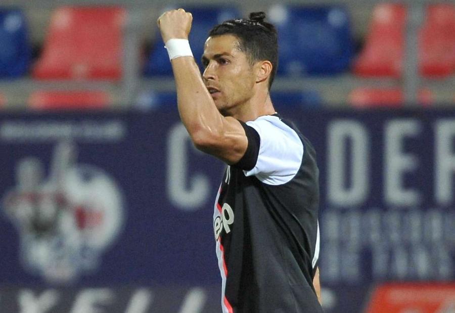 Ronaldo birinci, Burak Yılmaz 21-cidir -