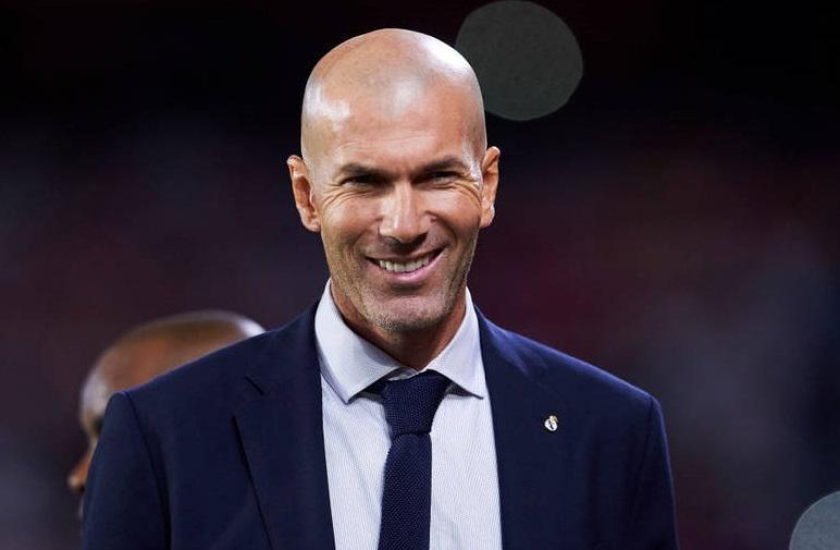 "Ən yaxşısan" - Ronaldo Zidanı təbrik etdi