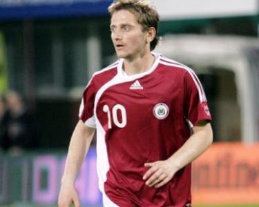 Starkov "Simurq"un futbolçusunu milliyə qaytardı