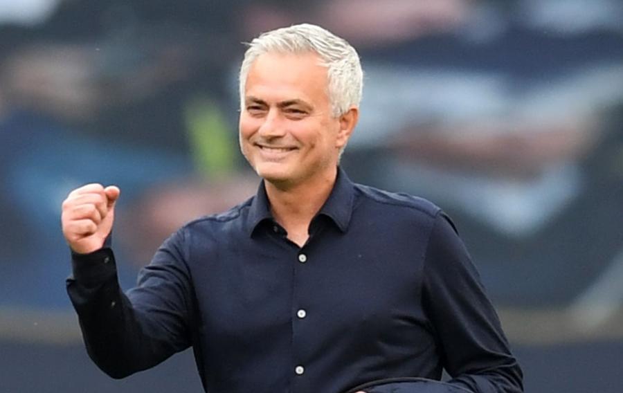 "İnsanlar mənə fərqli gözlə baxırlar" -  Mourinyo