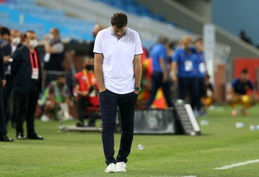 "Trabzonspor" baş məşqçisini istefaya göndərdi