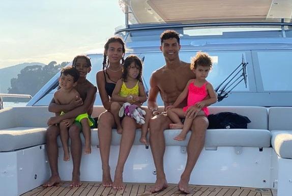 "Çempionlar ailəsi!" - Ronaldodan yeni paylaşım