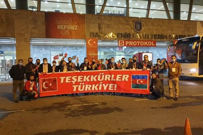 Türkiyədə “Qarabağ”a dəstək pankartı
