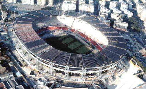 "Napoli"nin stadionuna Maradonanın adı verilir