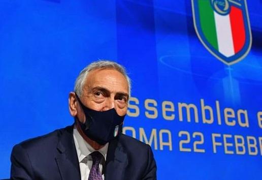 İtaliya futbolu yenidən ona tapşırıldı