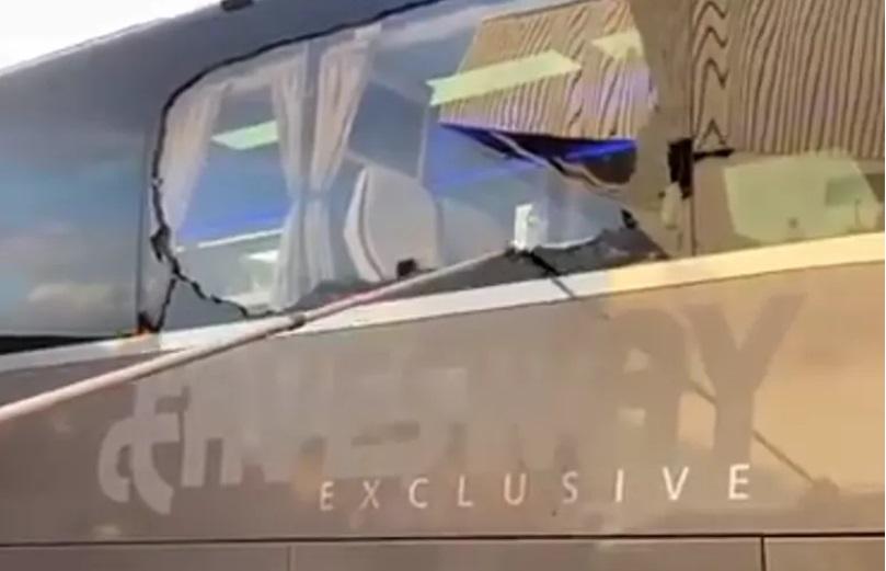 "Real"ın avtobusuna Liverpulda daşla hücum - Video