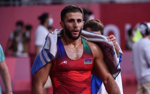 Rafiq Hüseynov erməniyə qalib gəldi, bürünc medal qazandı - Video