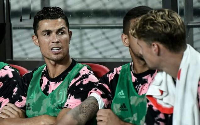Ronaldo ehtiyatda -  Özünə klub axtarır