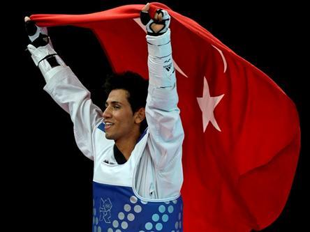 Türkiyəyə qızıl medal qazandıran olimpiyaçı azərbaycanlı çıxdı 