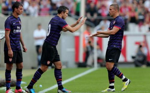 Podolski: "Van Persi ilə "Arsenal" daha güclü olardı"