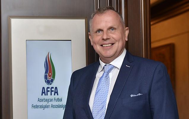 AFFA rəsmisi Macarıstan - Polşa oyununda -