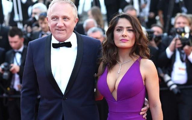 Salma Hayek meksikalı futbolçuya transfer üçün zəng etdi