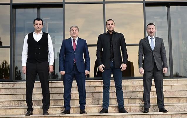 AFFA Kamran Ağayevi milliyə məşqçi gətirir
