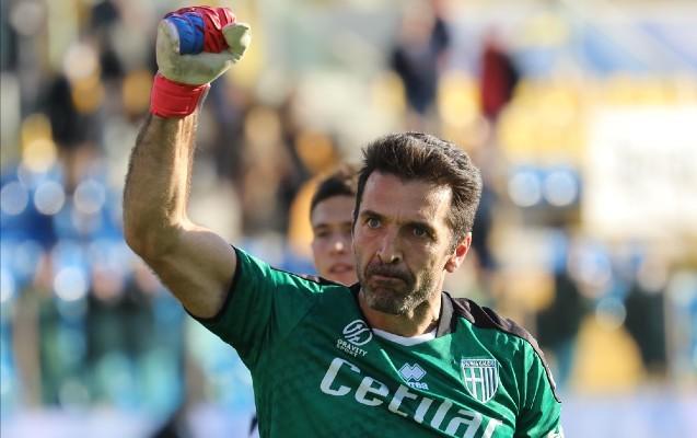 "Buffon 50 yaşına qədər oynaya bilər"