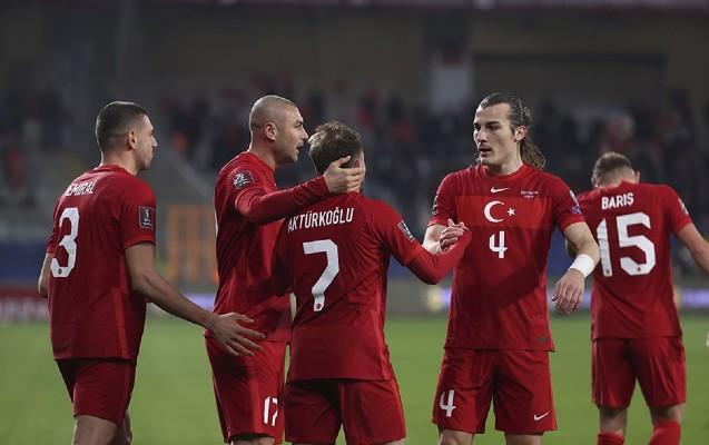 Türkiyə millisinin Portuqaliya ilə oyun üçün heyəti