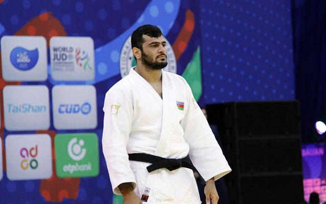 Elmar Qasımov gümüş medal qazandı -