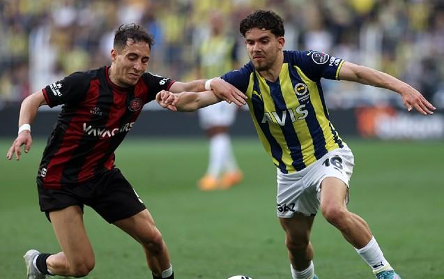 "Beşiktaş" qalib gəldi, "Fənərbaxça"dan heç-heçə