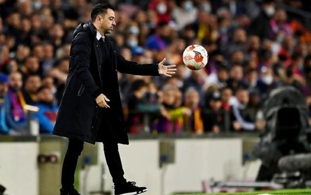 Xavi: "Pikeni buna əlverişsiz şərait məcbur etdi"