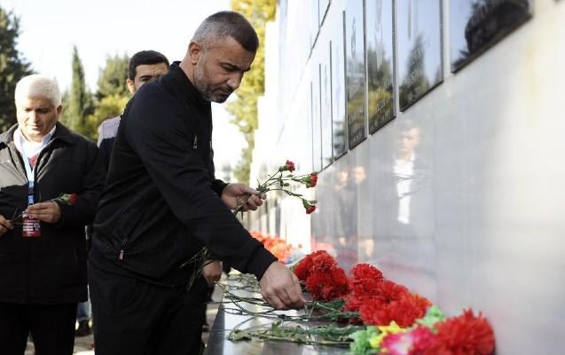 Tovuzda futbol ictimaiyyəti şəhidlərin xatirəsini yad etdi - Şəkillər