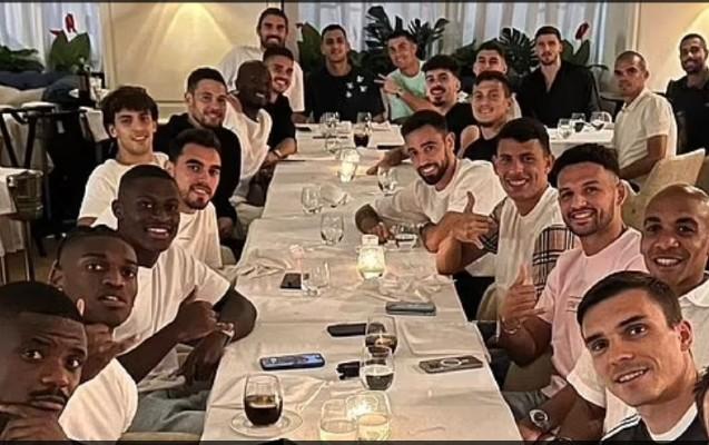 Ronaldo komanda yoldaşları üçün şam yeməyi təşkil etdi