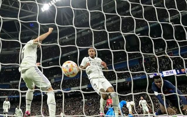 "Real" 53 ildir bunu bacarmır