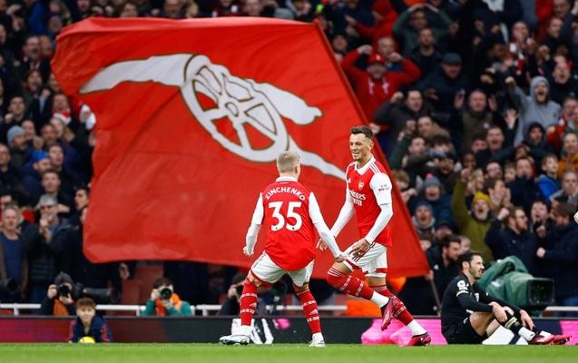 "Arsenal"dan əzmkar qələbə, "Tottenhem" uduzdu
