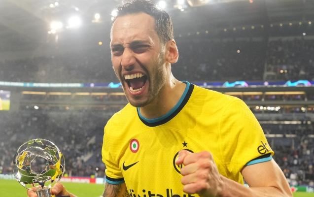 Hakan növbəti dəfə oyunun ən yaxşı futbolçusu seçildi, bu sözləri dedi